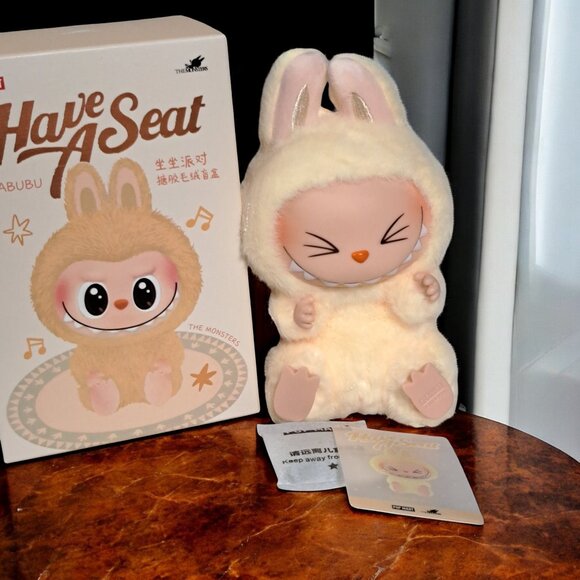 Have A Seat Labubu *SISI* - Picture 1 of 13